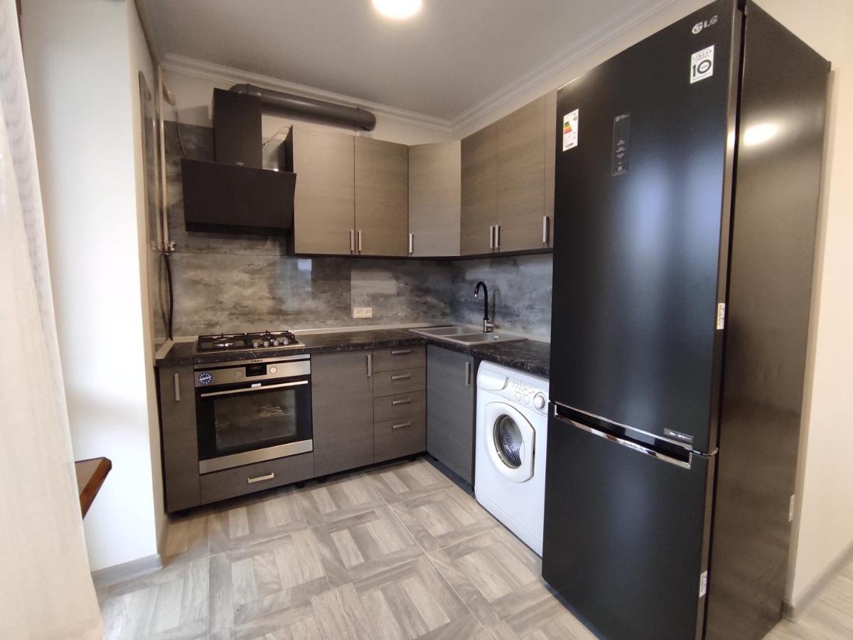 2 Bedroom Apartment, Quiet And Spacious Γιερεβάν Εξωτερικό φωτογραφία