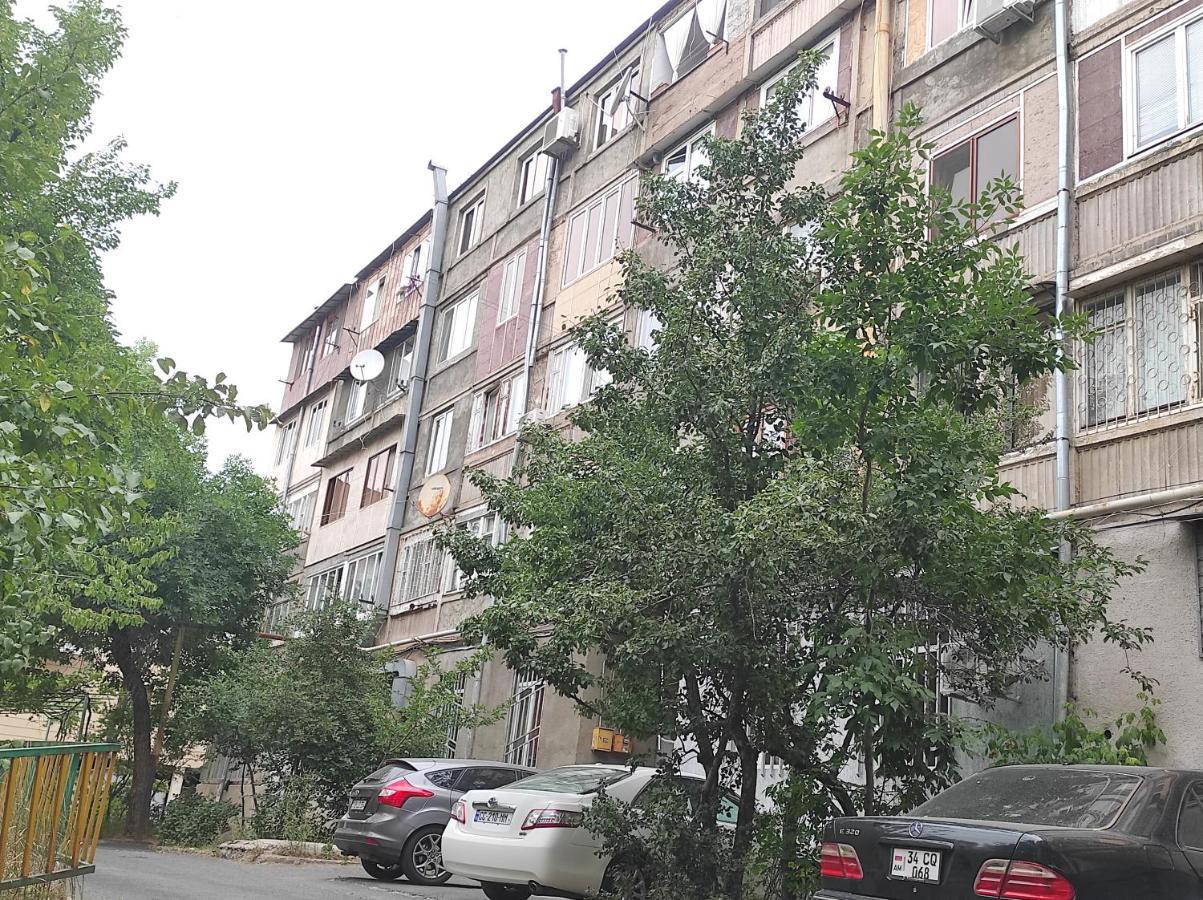 2 Bedroom Apartment, Quiet And Spacious Γιερεβάν Εξωτερικό φωτογραφία